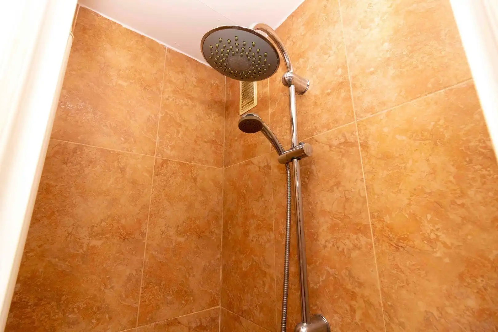 Badezimmer von Wohnung zum Verkauf in Badajoz mit Klimaanlage, Heizung und Terrasse