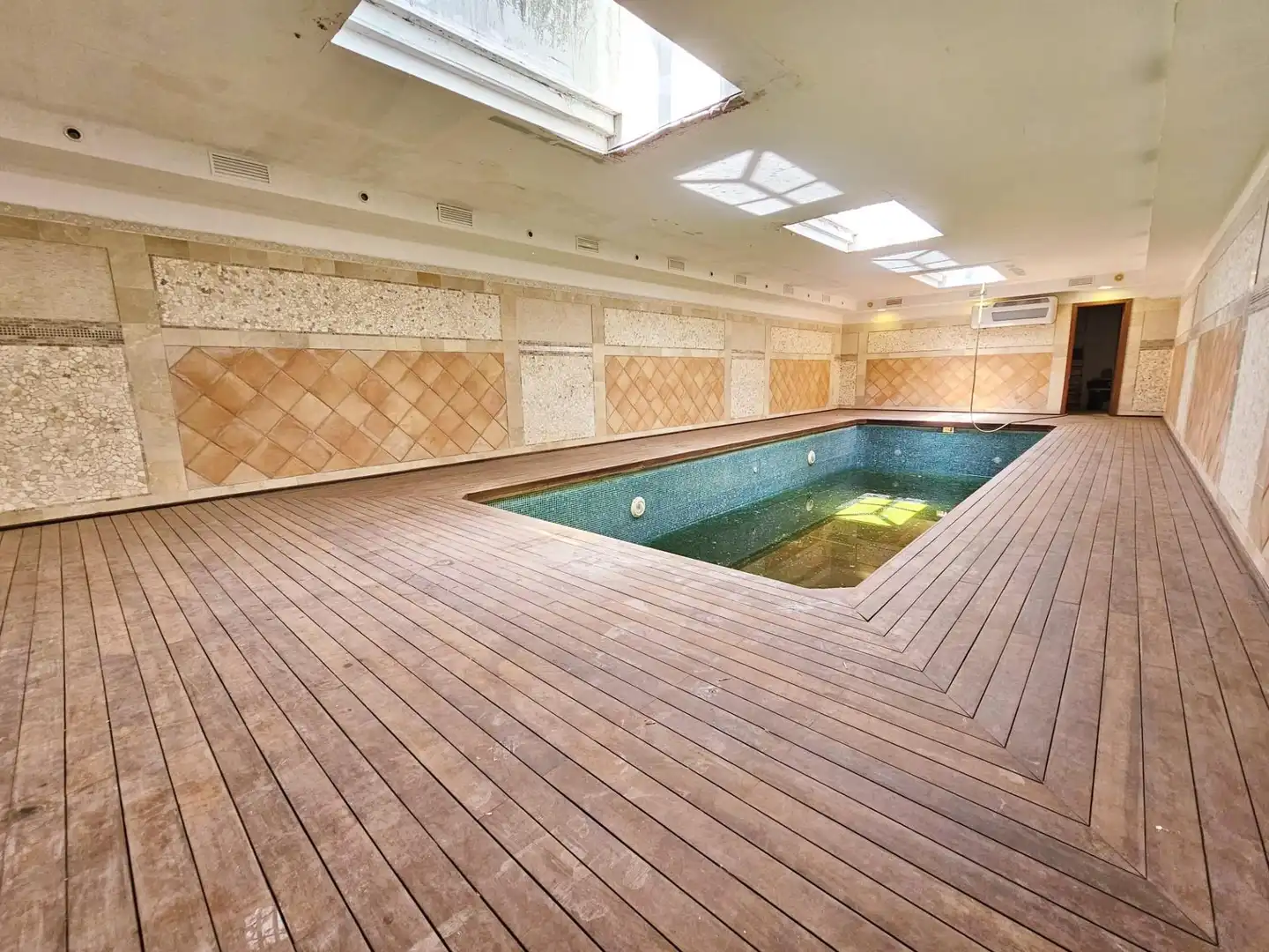Piscina de Casa o xalet en venda en Elche / Elx amb Aire condicionat, Calefacció i Jardí privat
