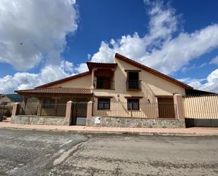 Vista exterior de Casa o xalet en venda en Los Cortijos  amb Calefacció, Terrassa i Traster