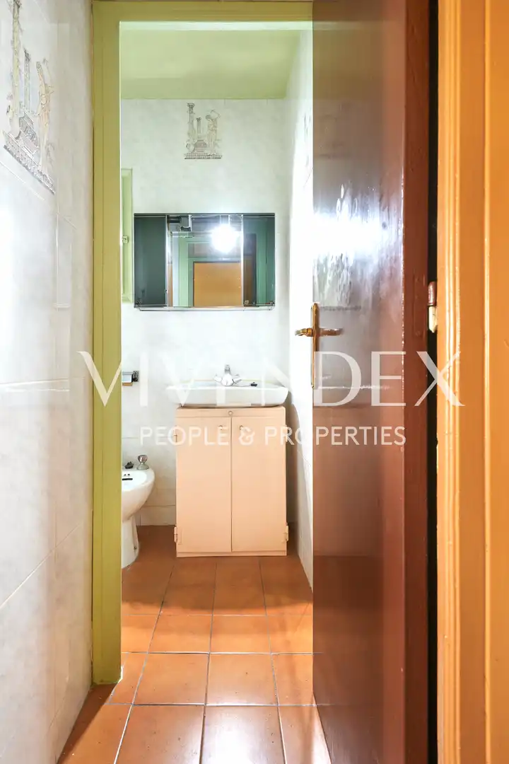 Bathroom of Attic for sale in Barcelona  with Terrace and Storage room