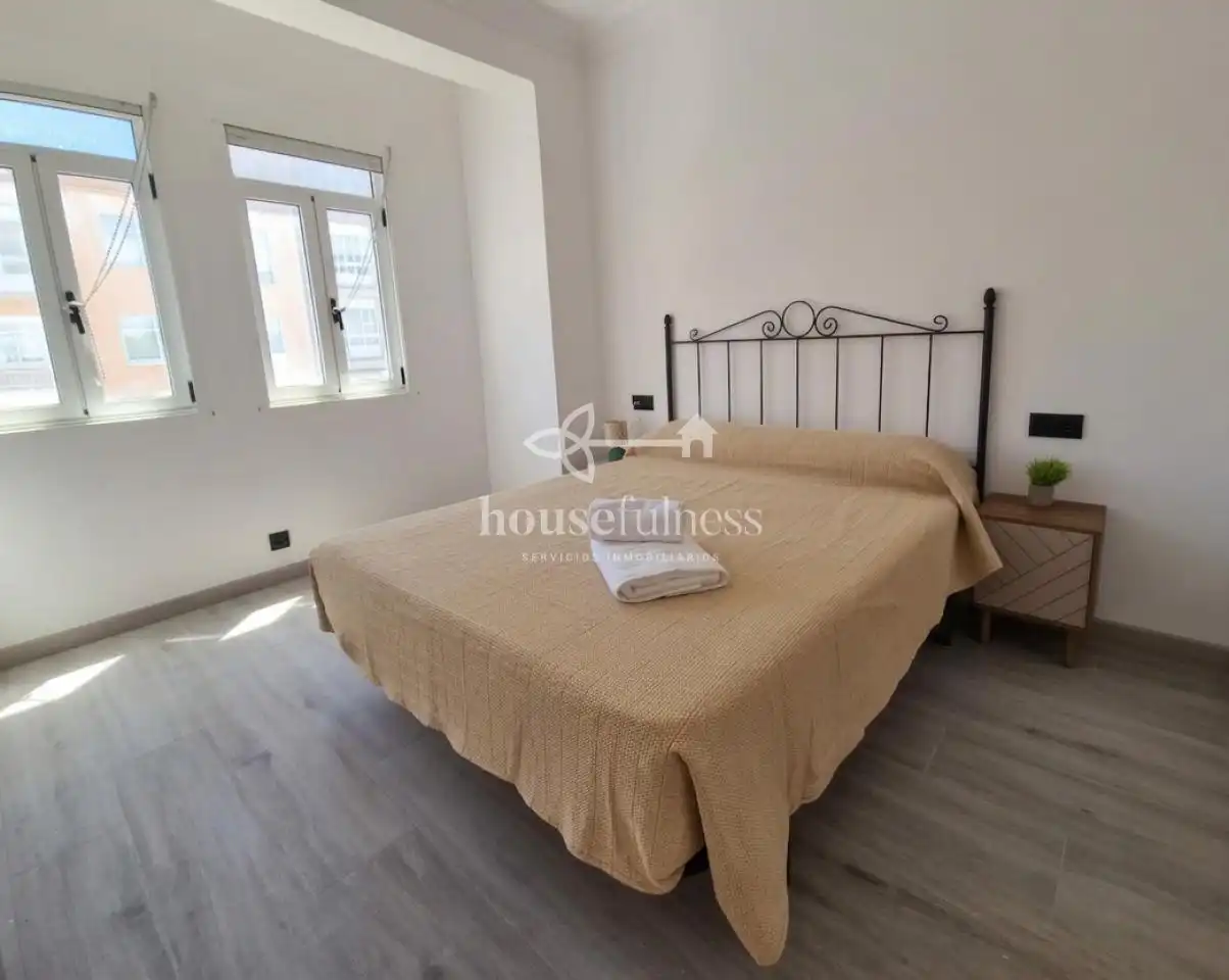 Bedroom of Flat for rent in Ferrol  with Terrace and Furnished