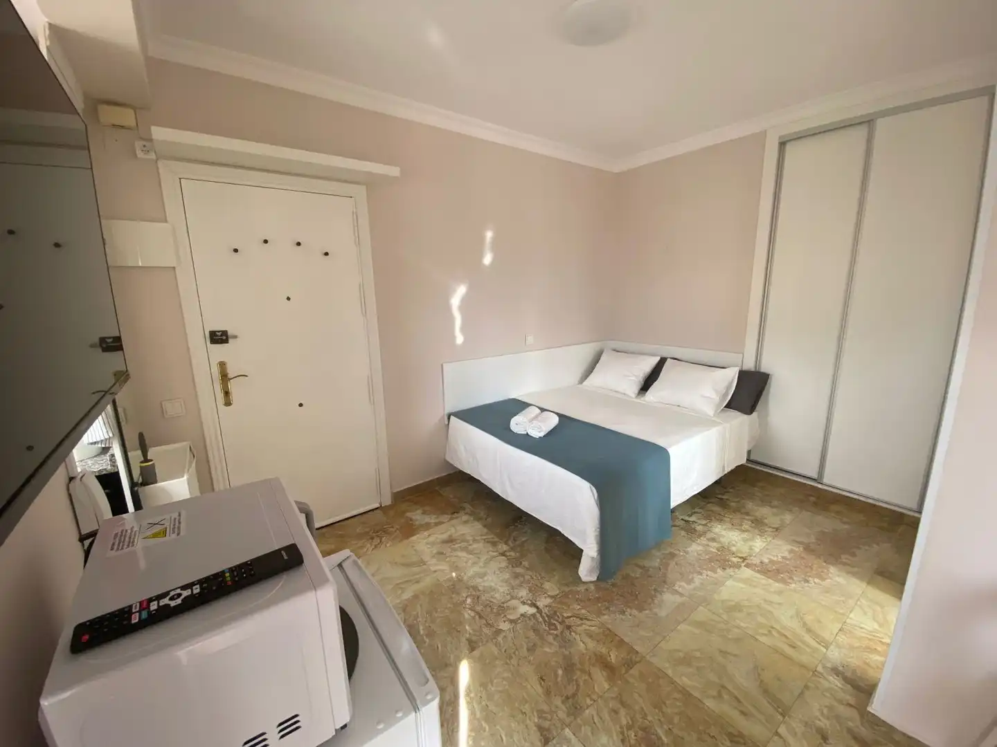 Habitación de Estudio en venta en Torremolinos con Aire acondicionado, Calefacción y Piscina comunitaria