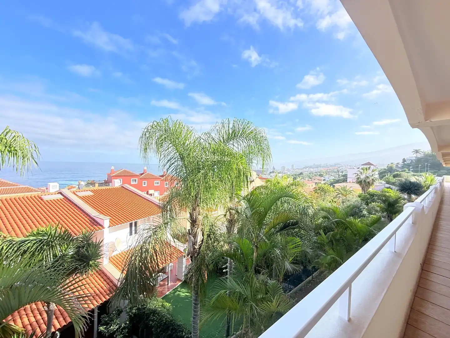 Außenansicht von Wohnungen zur Miete in Puerto de la Cruz mit Terrasse, Abstellraum und Möbliert