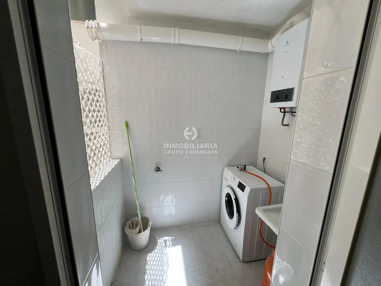 Bathroom of Flat for rent in Aspe  with Terrace, Balcony and Community pool