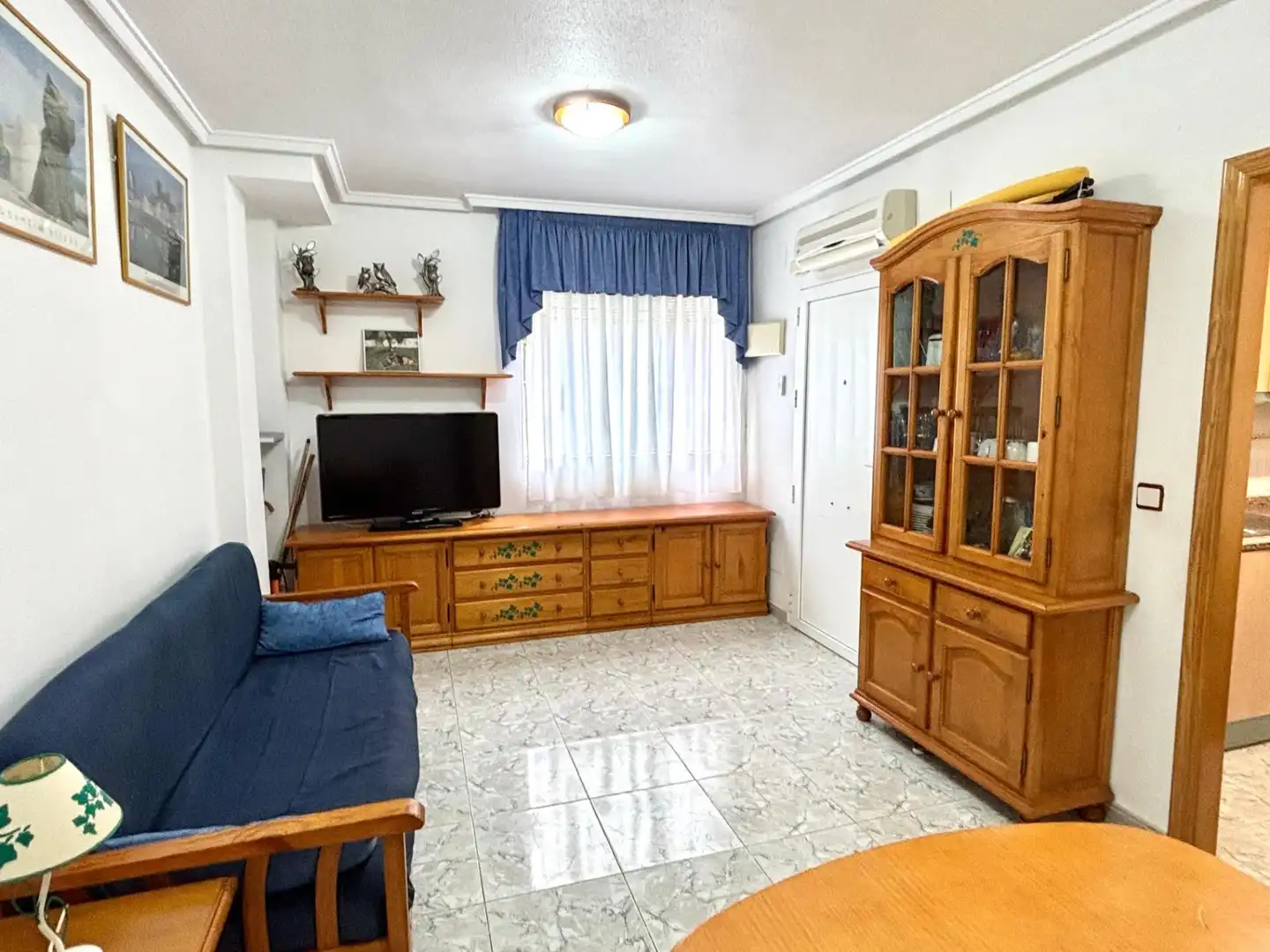 Sala d'estar de Casa adosada en venda en Torrevieja amb Aire condicionat, Calefacció i Terrassa