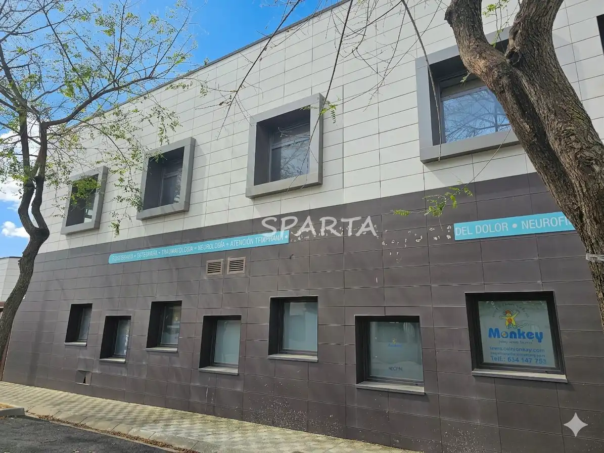 Vista exterior de Casa adosada en venda en Espartinas amb Balcó