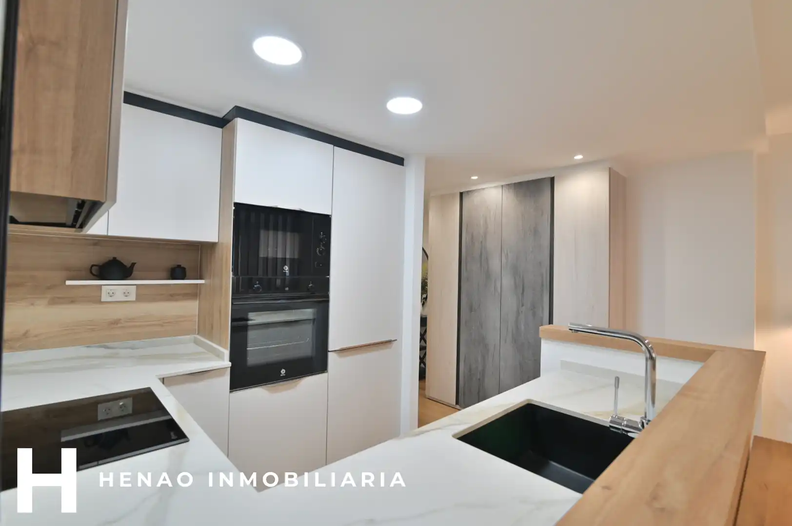 Cocina de Apartamento en venta en Bilbao  con Calefacción, Parquet y Amueblado