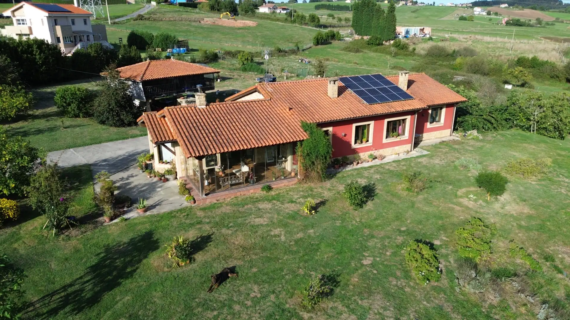 Detached house with garden for sale in Carretera de la Granda, imagen 2