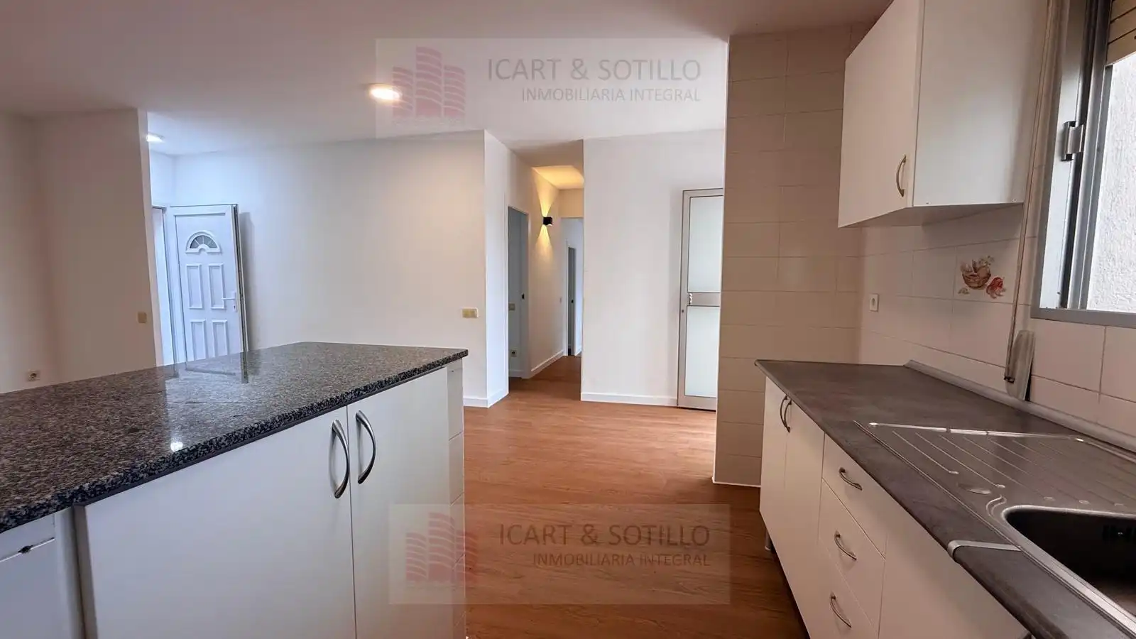 Cuina de Casa o xalet en venda en Alcanar amb Terrassa i Traster