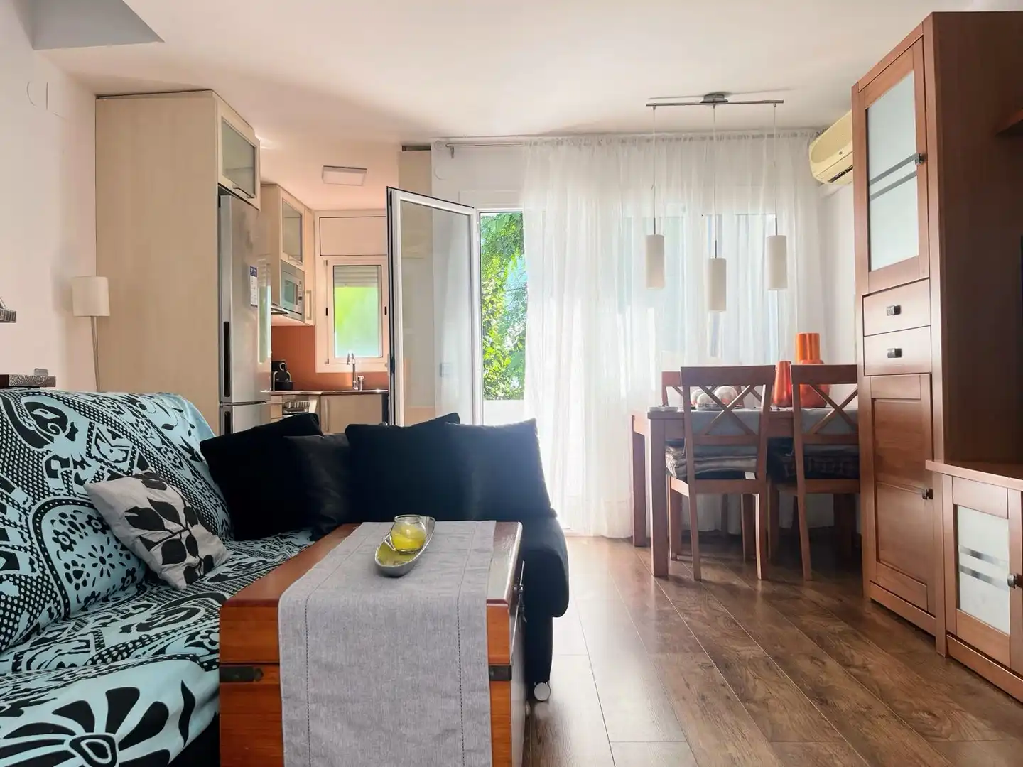 Sala de estar de Dúplex en venta en Sitges con Aire acondicionado, Calefacción y Terraza