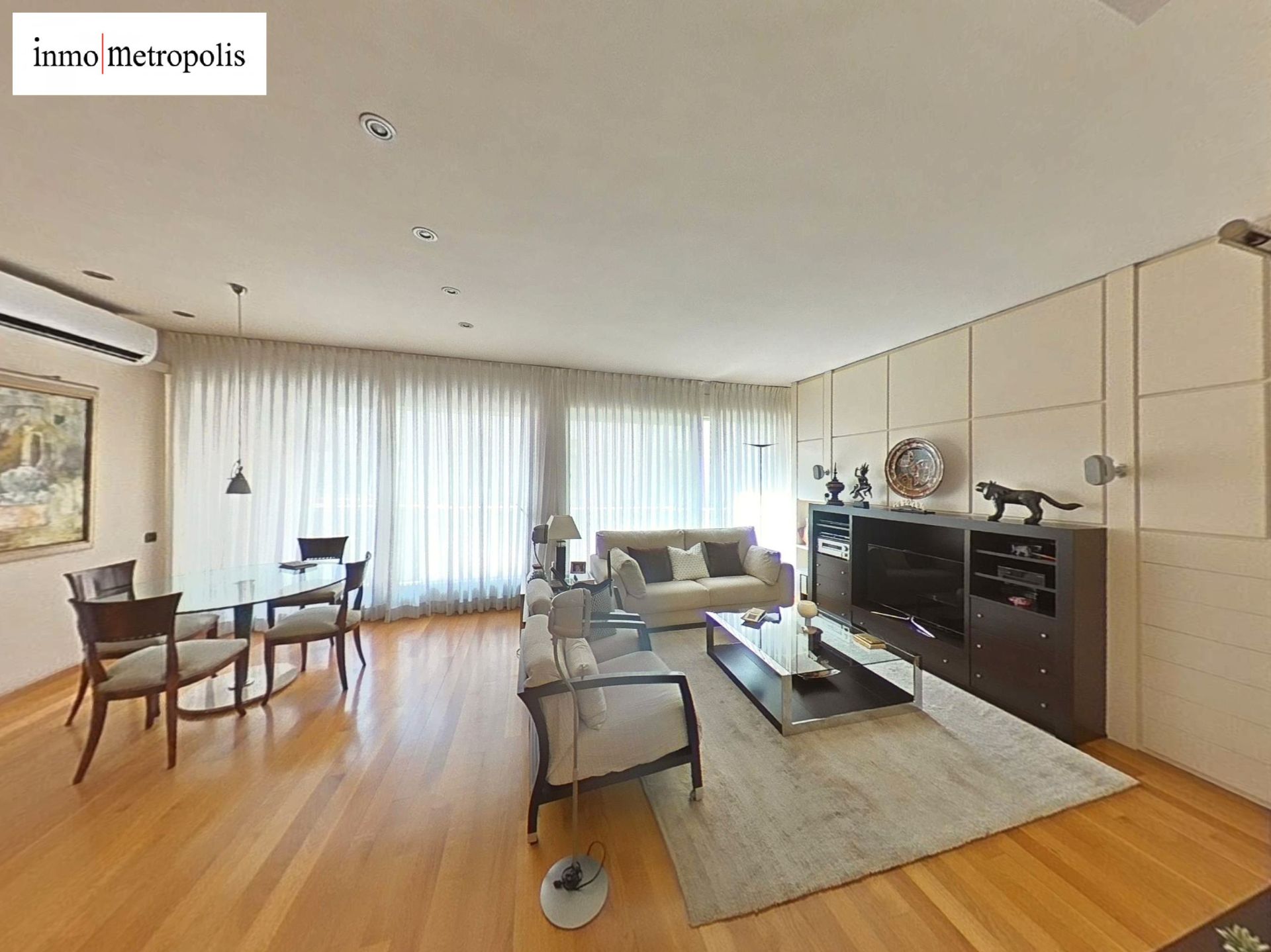 Living room of Single-family semi-detached for sale in  Barcelona Capital  with Air Conditioner, Heating and Parquet flooring