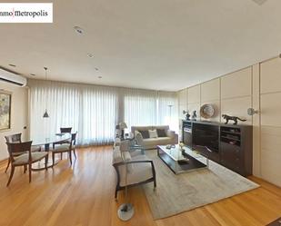 Living room of Single-family semi-detached for sale in  Barcelona Capital  with Air Conditioner, Heating and Parquet flooring