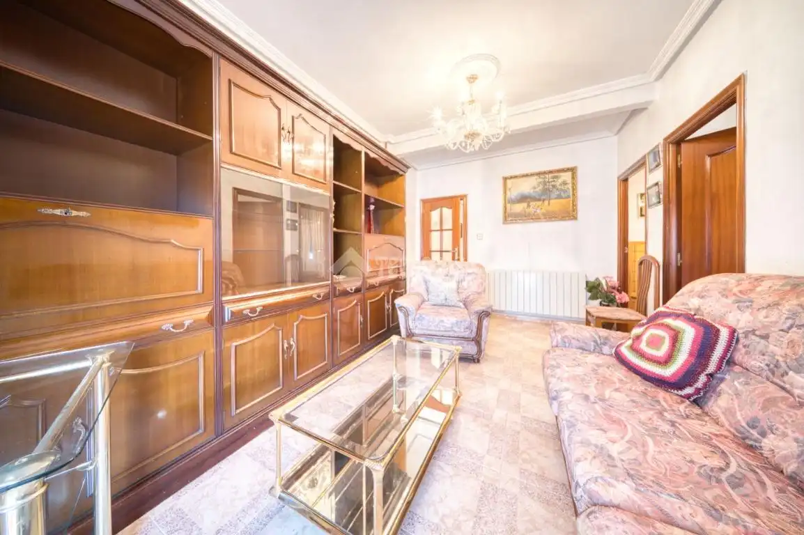 Piso con ascensor en venta en Delicias, imagen 2