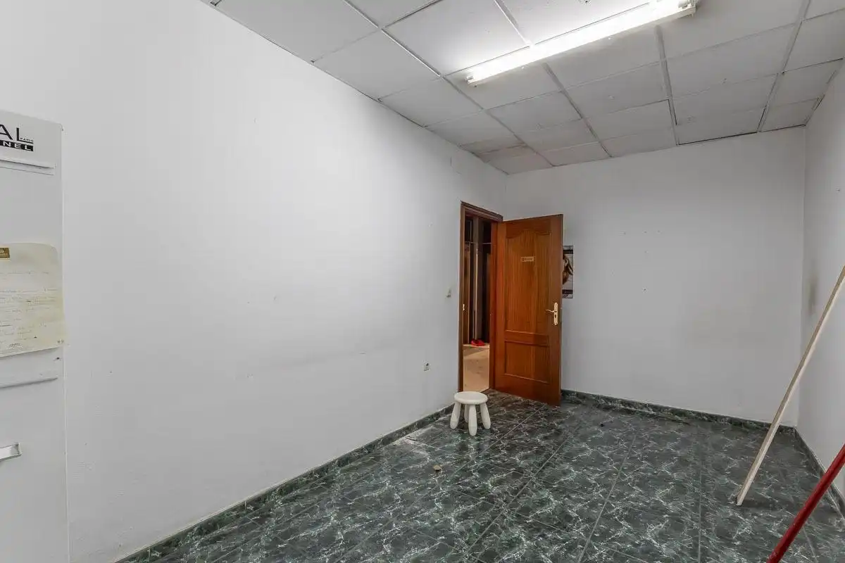 Local en venta en Granada