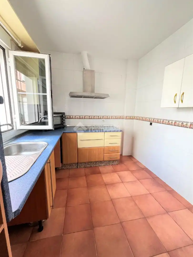 Cuina de Casa adosada en venda en San Fernando amb Terrassa i Balcó