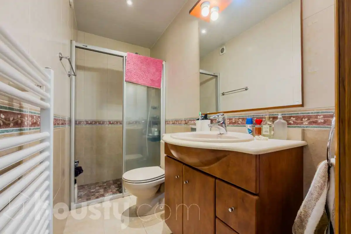 Bathroom of Houses for sale in Mataró  with Air Conditioner, Heating and Terrace