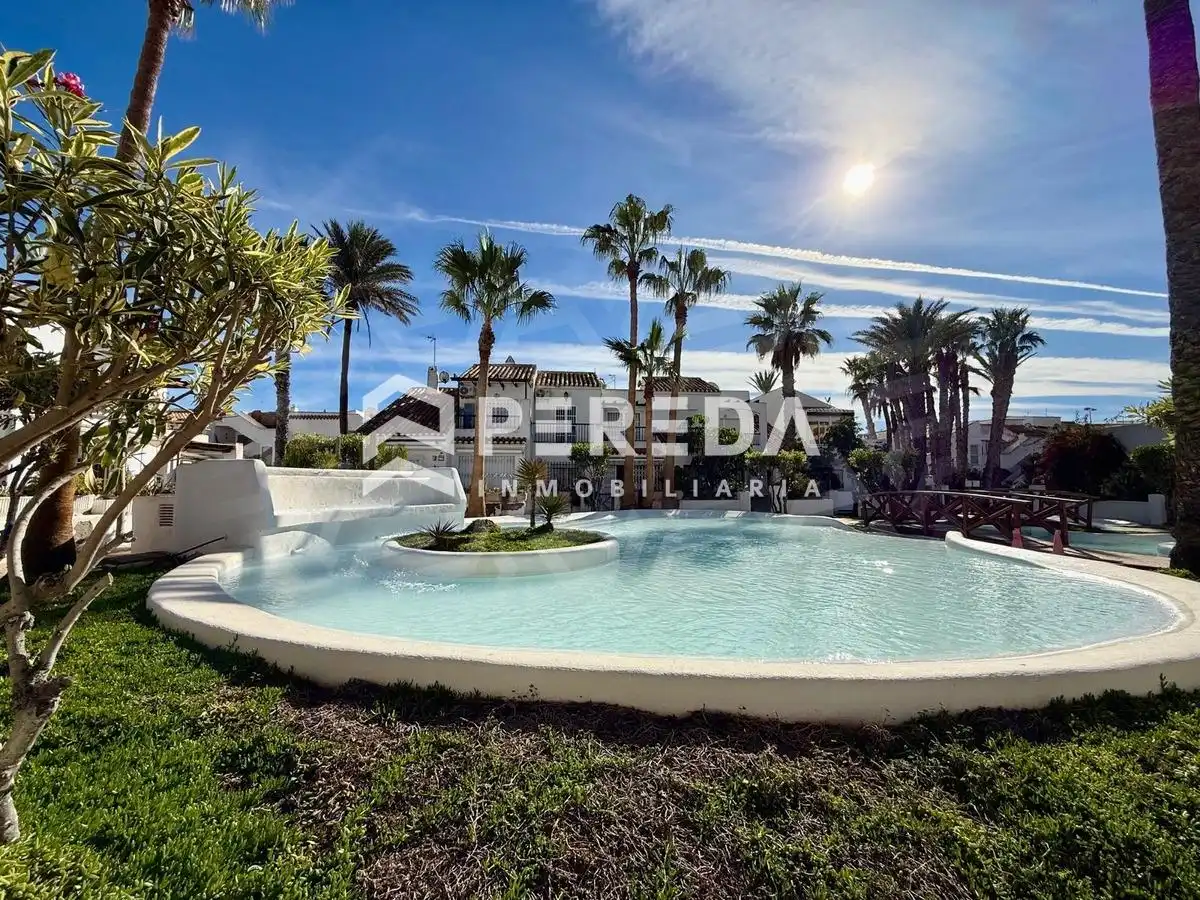 Exterior view of Apartments for sale in Roquetas de Mar  with Terrace and Community pool
