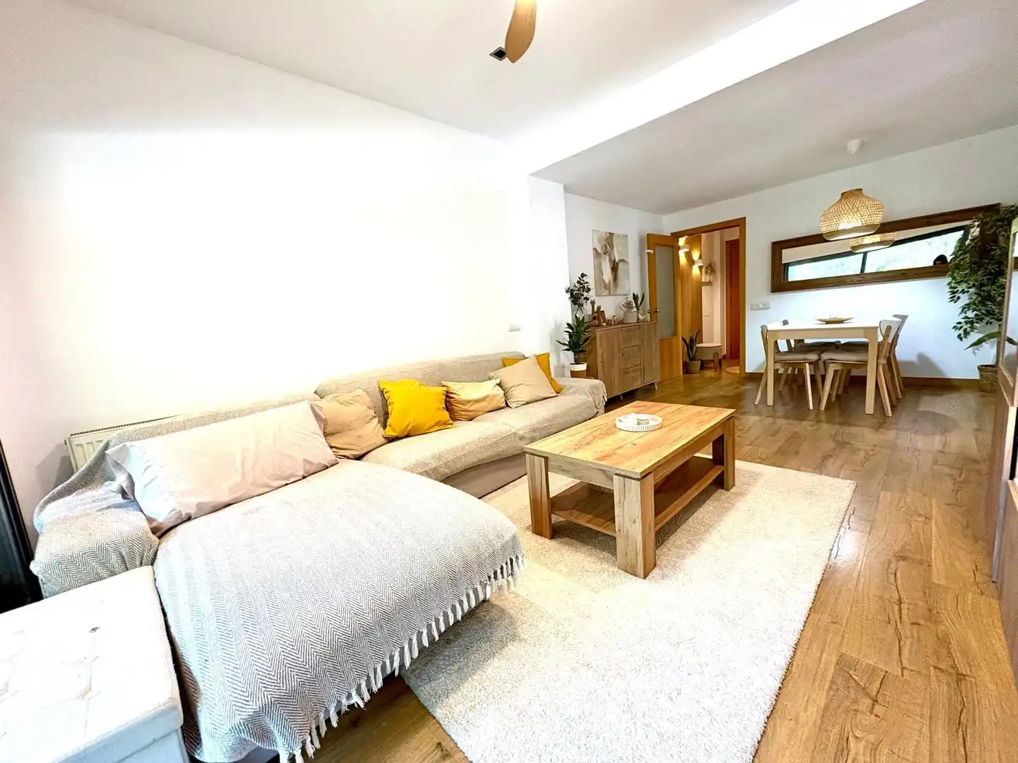 Wohnzimmer von Wohnung zum Verkauf in Santa Perpètua de Mogoda mit Klimaanlage, Heizung und Privatgarten