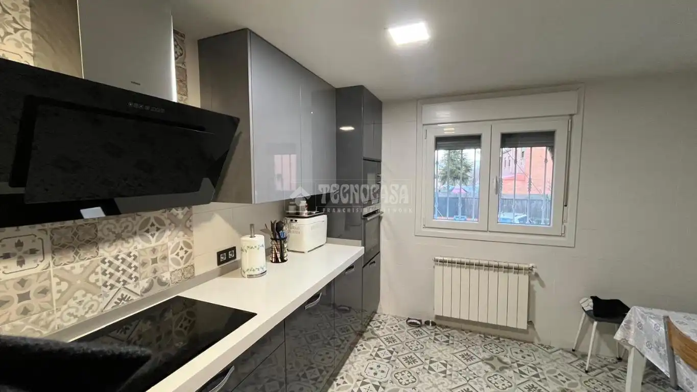 Cuina de Pis en venda en San Fernando de Henares amb Calefacció i Parquet