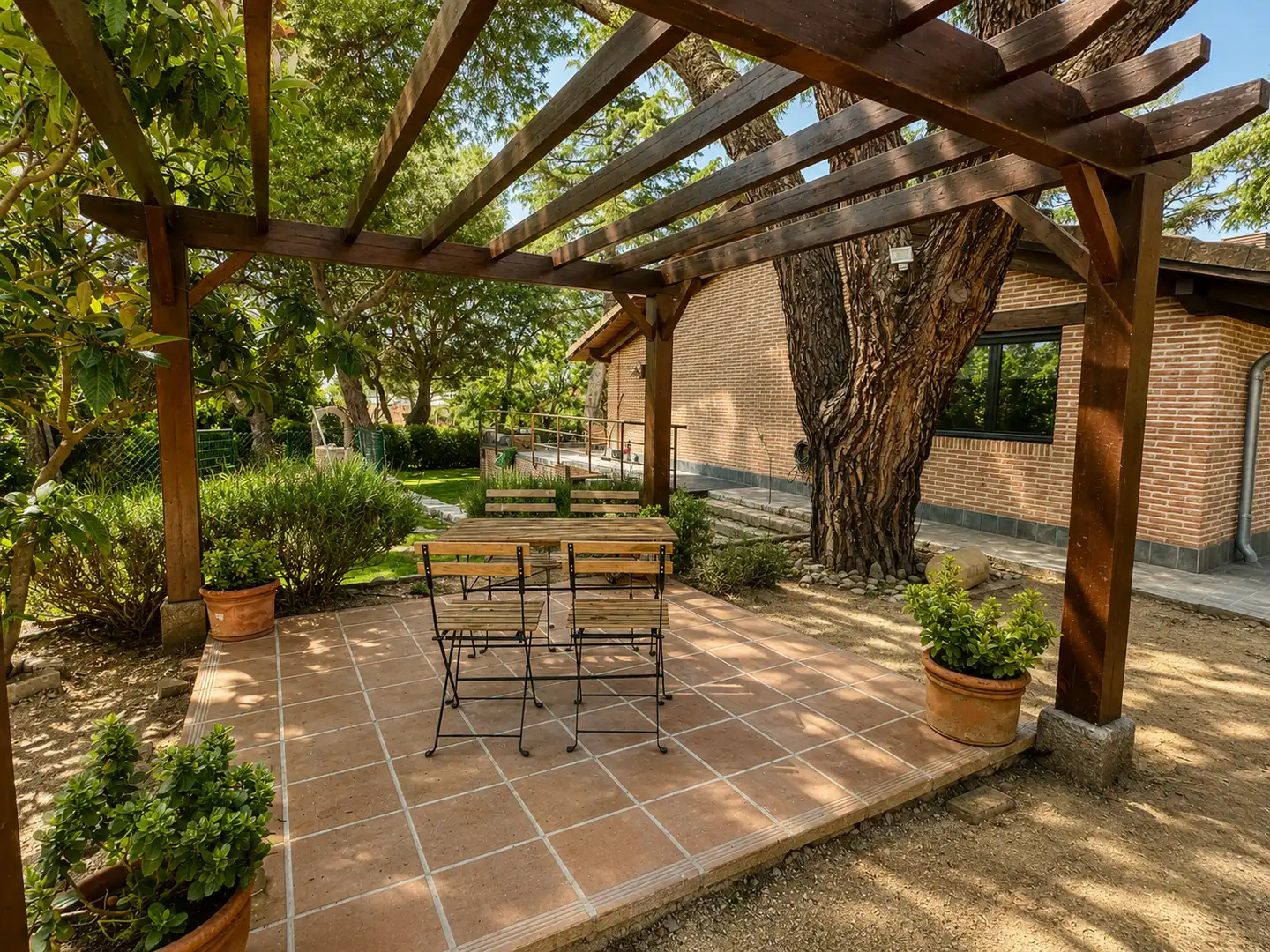 Terrassa de Casa o xalet en venda en Hoyo de Manzanares amb Jardí privat, Piscina i Moblat