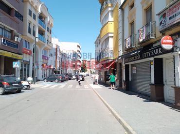 Local comercial en venda a Urbano González Serrano