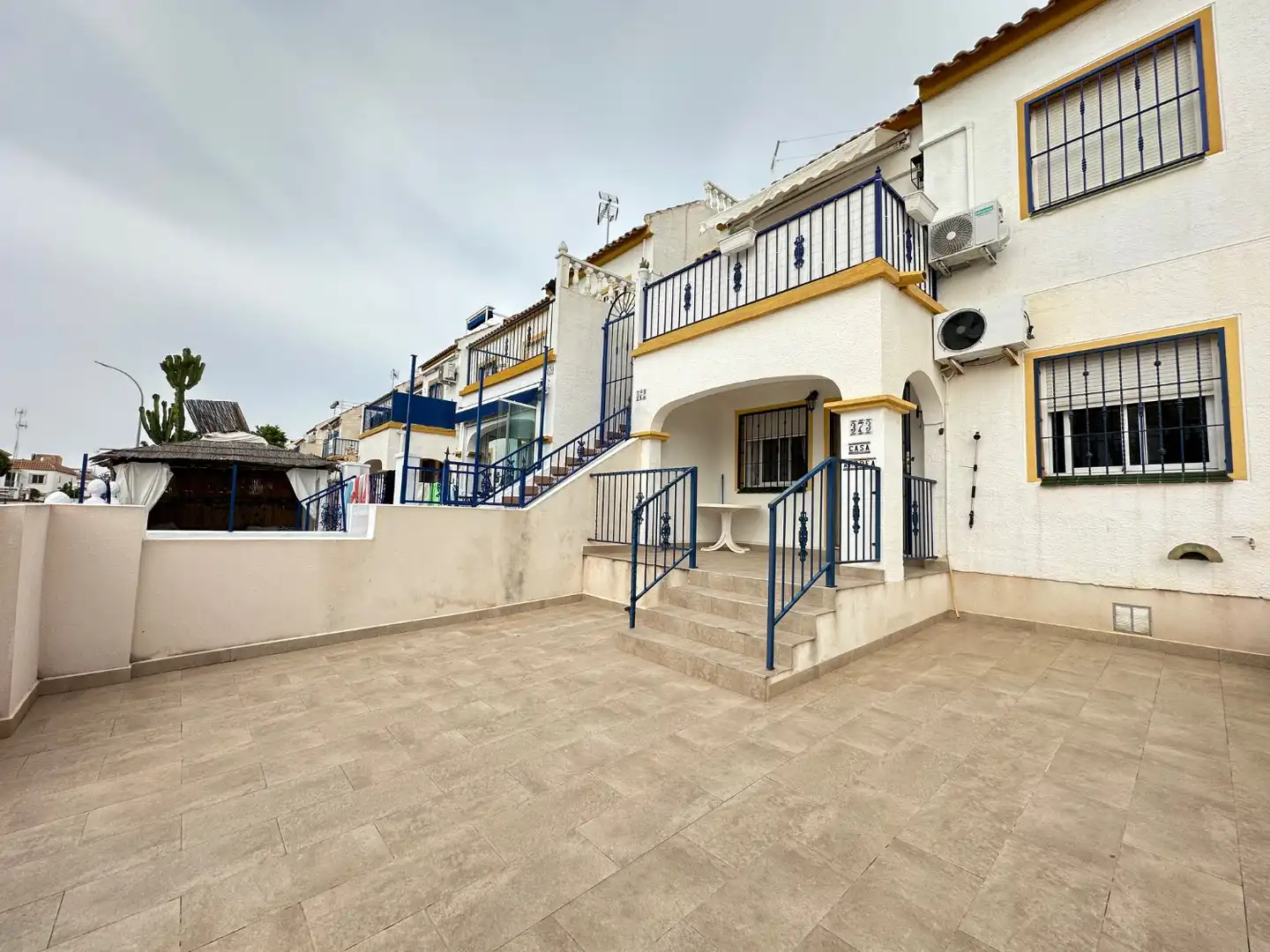 Vista exterior de Apartamento en venta en Orihuela con Piscina y Amueblado