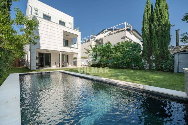 Casa-chalet en Venta en Canillejas