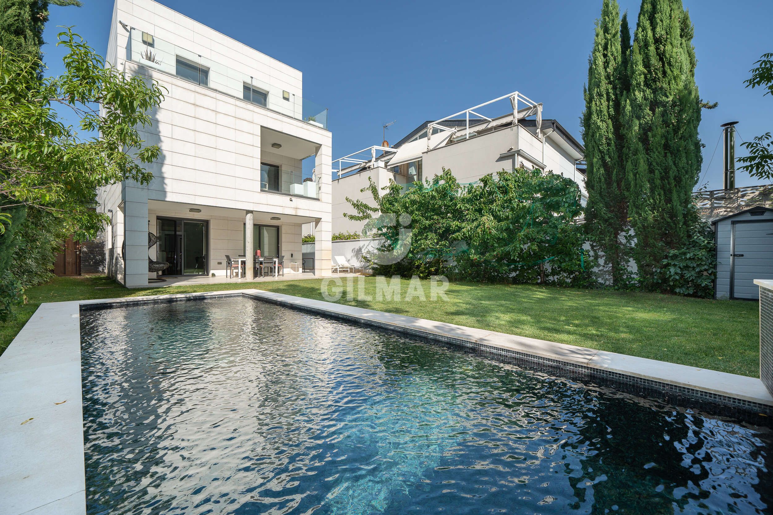 Jardí de Casa o xalet en venda en  Madrid Capital amb Calefacció, Jardí privat i Piscina