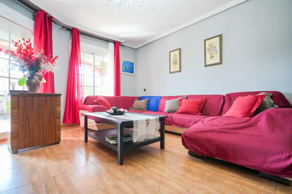 Sala de estar de Casa adosada en venta en Meco con Aire acondicionado, Calefacción y Jardín privado
