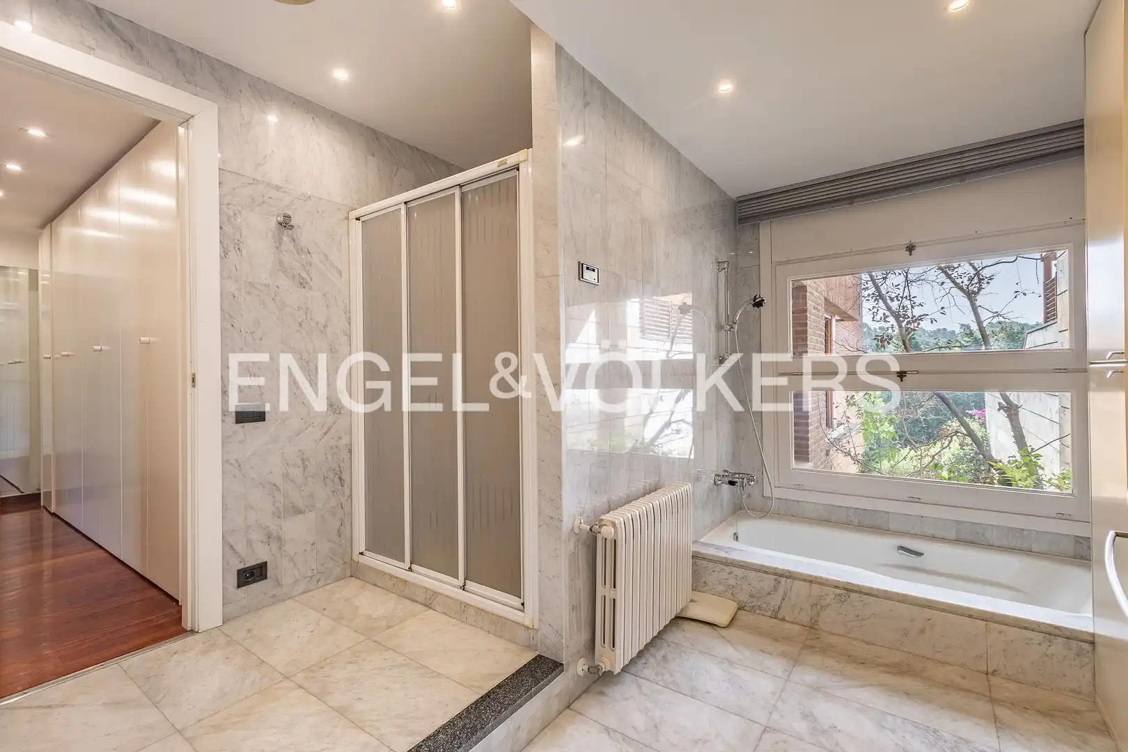 Baño de Casa o chalet en venta en Sant Cugat del Vallès con Aire acondicionado, Calefacción y Jardín privado