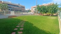 Vista exterior de Pis en venda en Cunit amb Parquet, Terrassa i Piscina