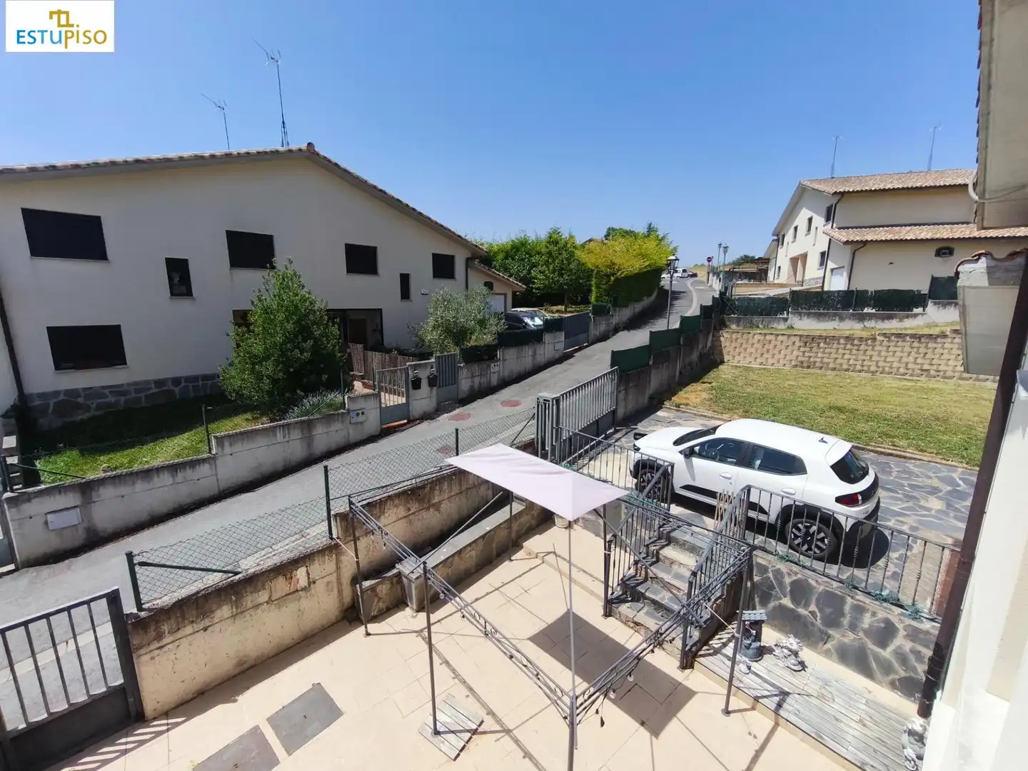 Vista exterior de Casa adosada en venda en Erriberagoitia / Ribera Alta amb Calefacció, Terrassa i Alarma