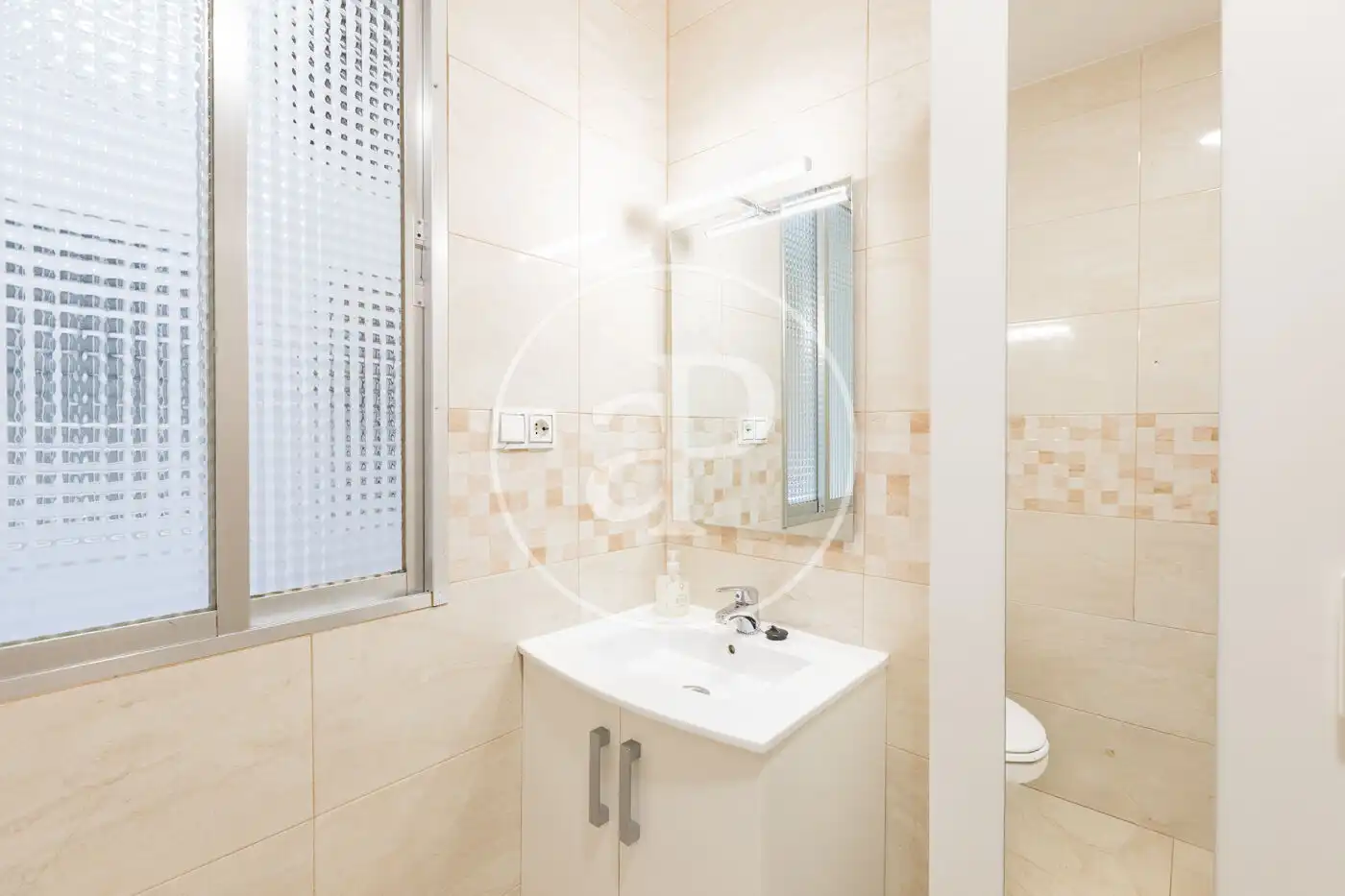 Bathroom of Flat for rent in Madrid  with Heating and Furnished