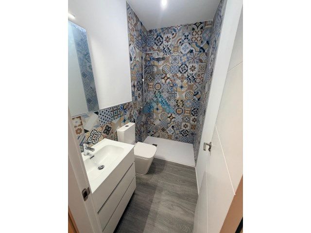 Bathroom of Flat for sale in  Madrid Capital  with Air Conditioner, Heating and Parquet flooring