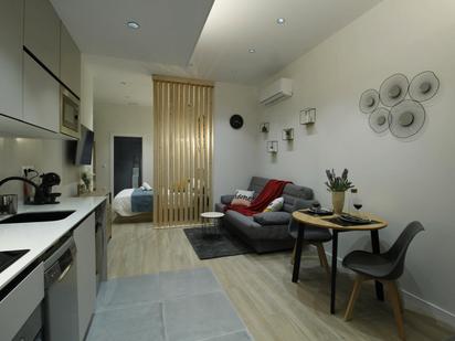 Living room of Flat to rent in  Valencia Capital  with Washing machine, TV and Pets allowed