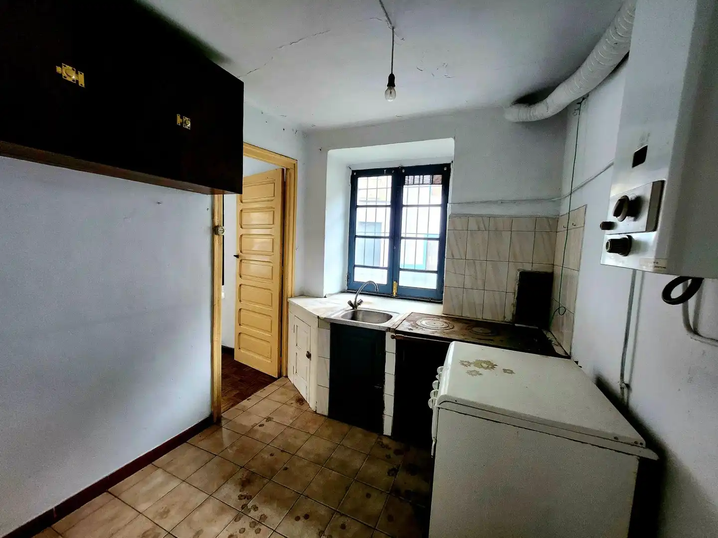 Cocina de Edificio en venta en Cangas del Narcea