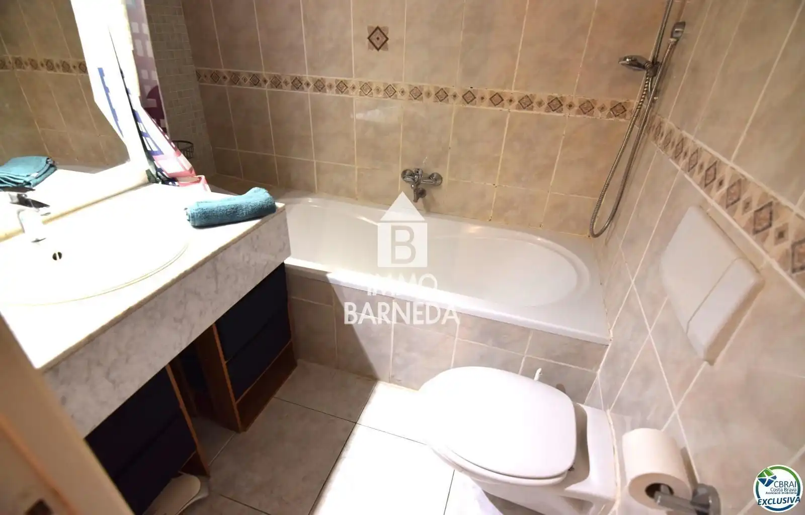 Bany de Pis en venda en Empuriabrava amb Aire condicionat, Calefacció i Terrassa