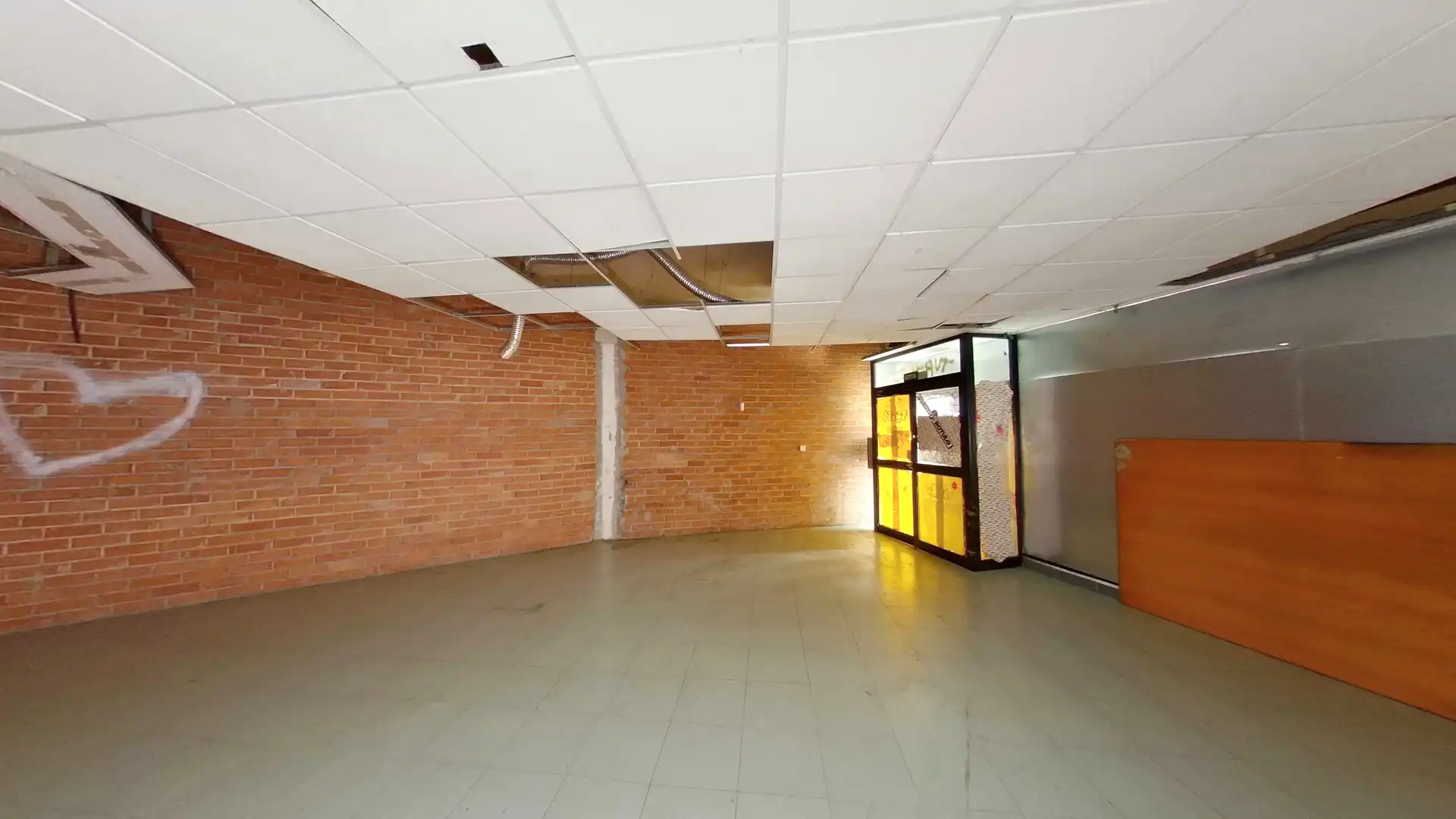 Local en venta en Carrer d'Entença, Barri de les Corts