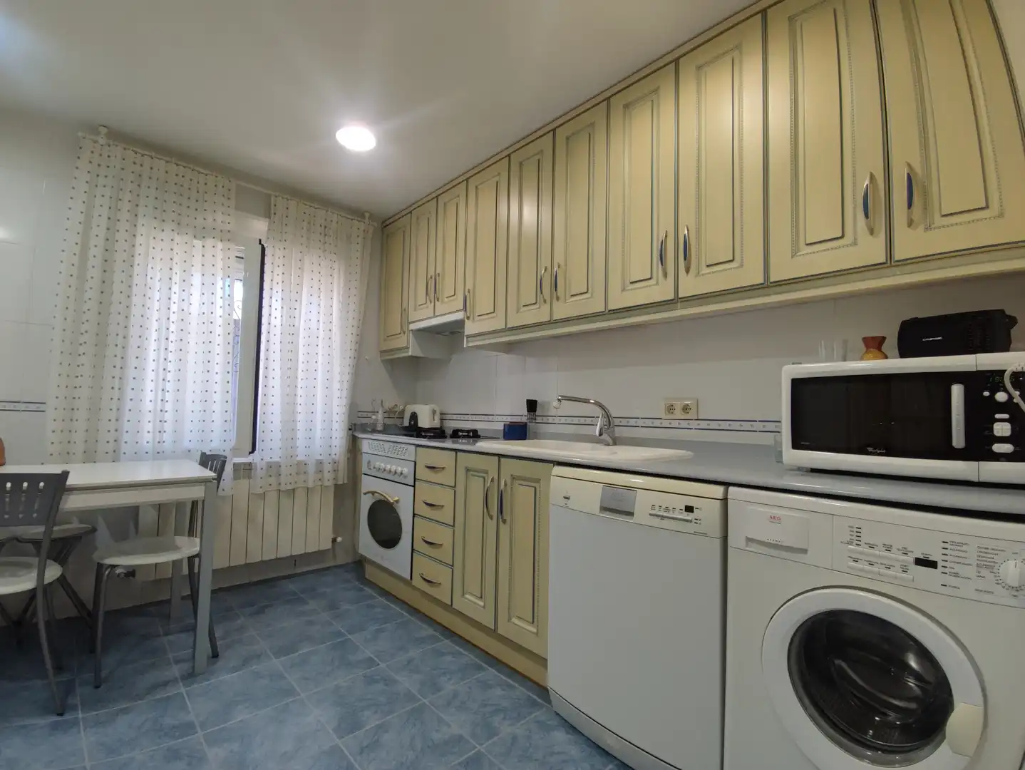 Cuina de Casa o xalet en venda en Ciudad Real amb Aire condicionat, Calefacció i Jardí privat