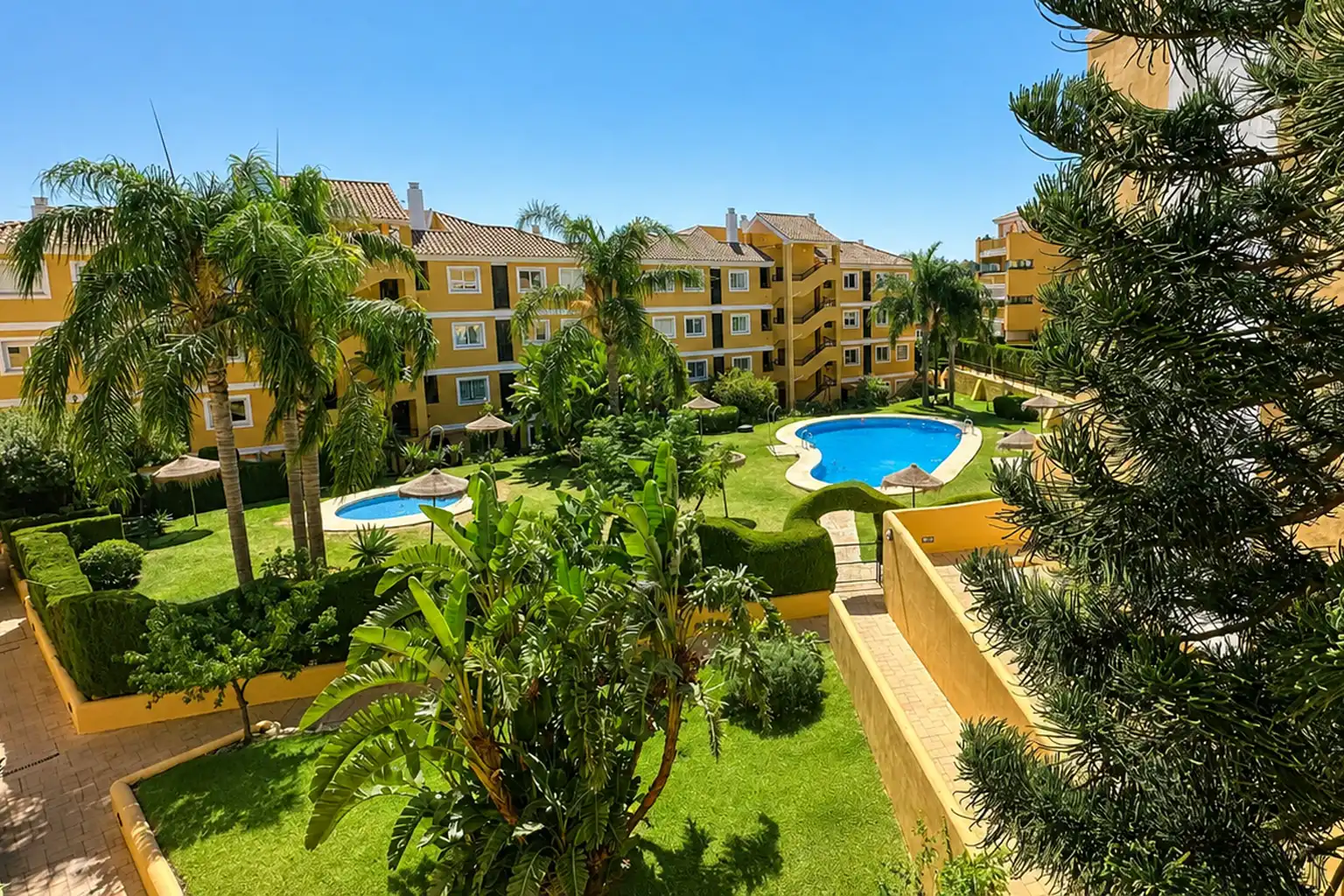Vista exterior de Apartamento en venta en Mijas con Aire acondicionado, Parquet y Terraza