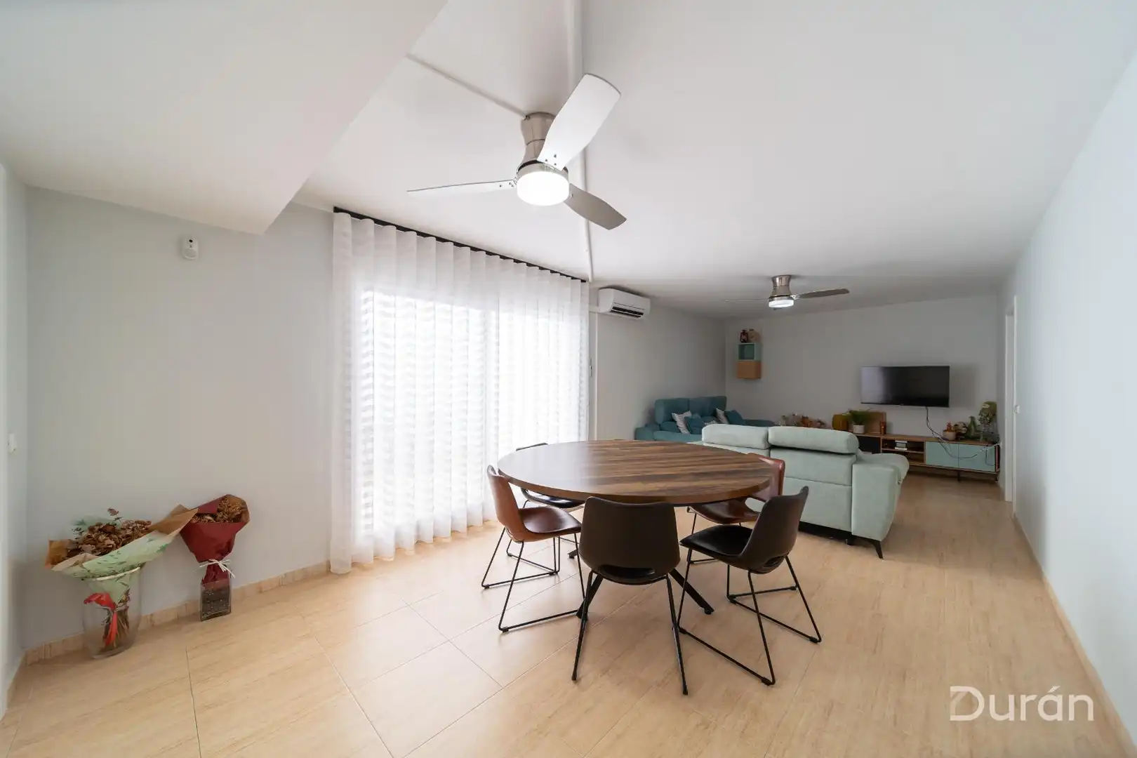Sala de estar de Casa o chalet en venta en El Ejido con Aire acondicionado, Jardín privado y Terraza