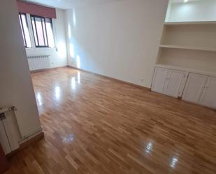 Bedroom of Flat to rent in Valladolid Capital