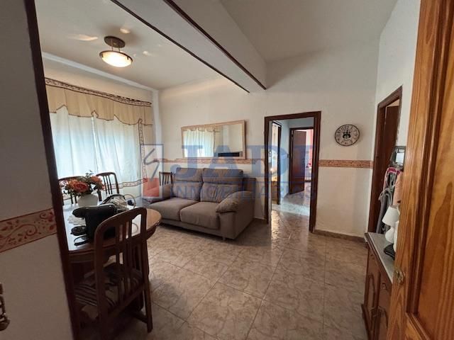 Living room of Flat for sale in Valdepeñas  with Furnished