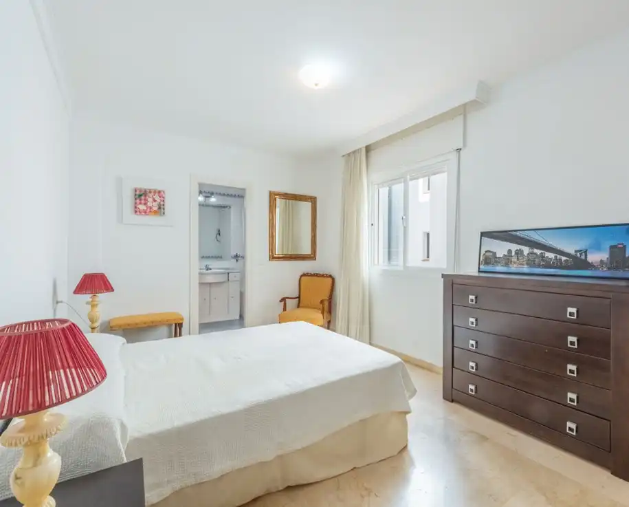 Piso con ascensor en venta en Estepona Pueblo, imagen 9