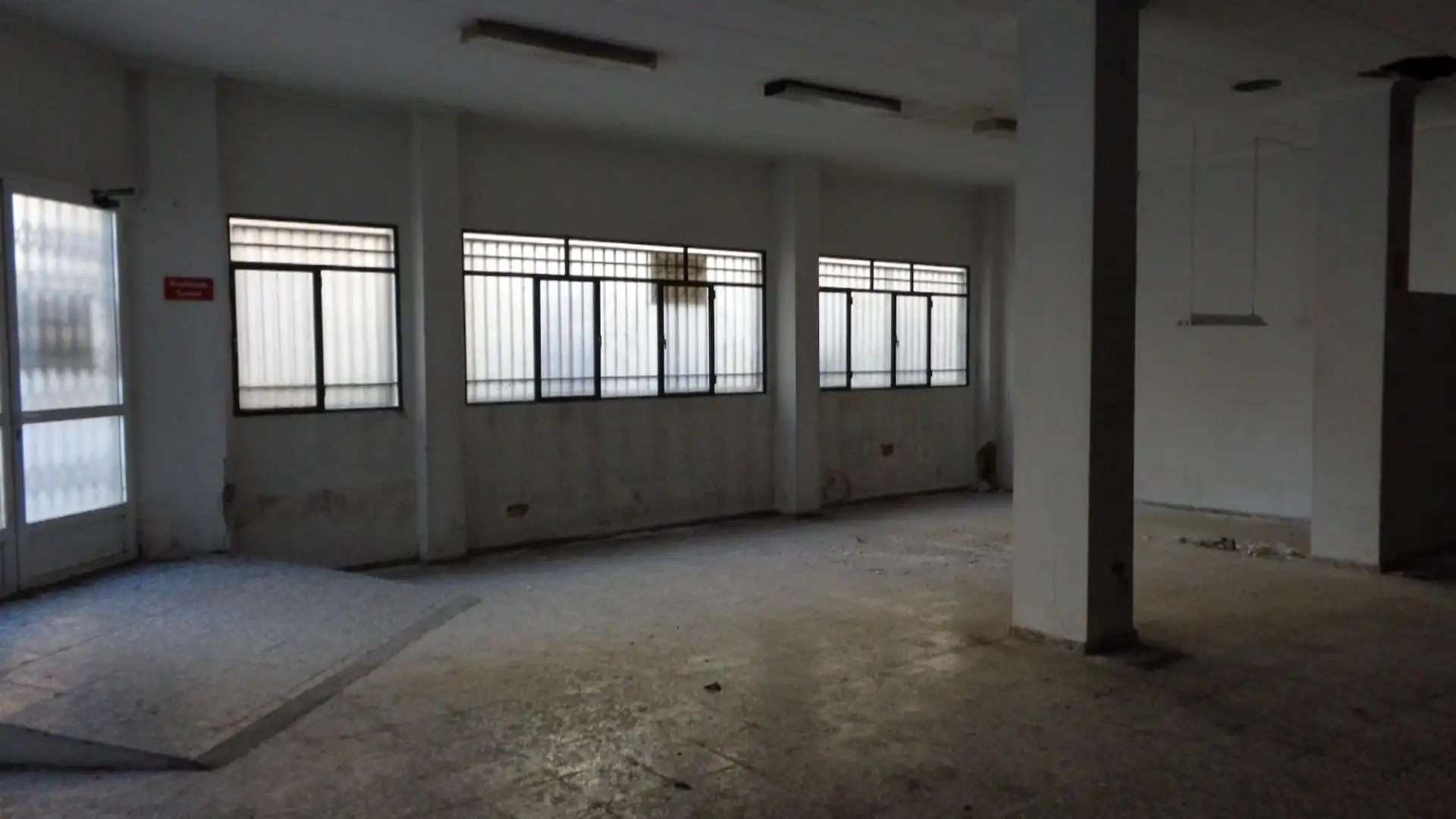 Local comercial en alquiler en Plaza de Toros - Avenida Chapí - Trinquete, imagen 2