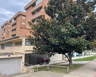 Exterior view of Garage for sale in Vic