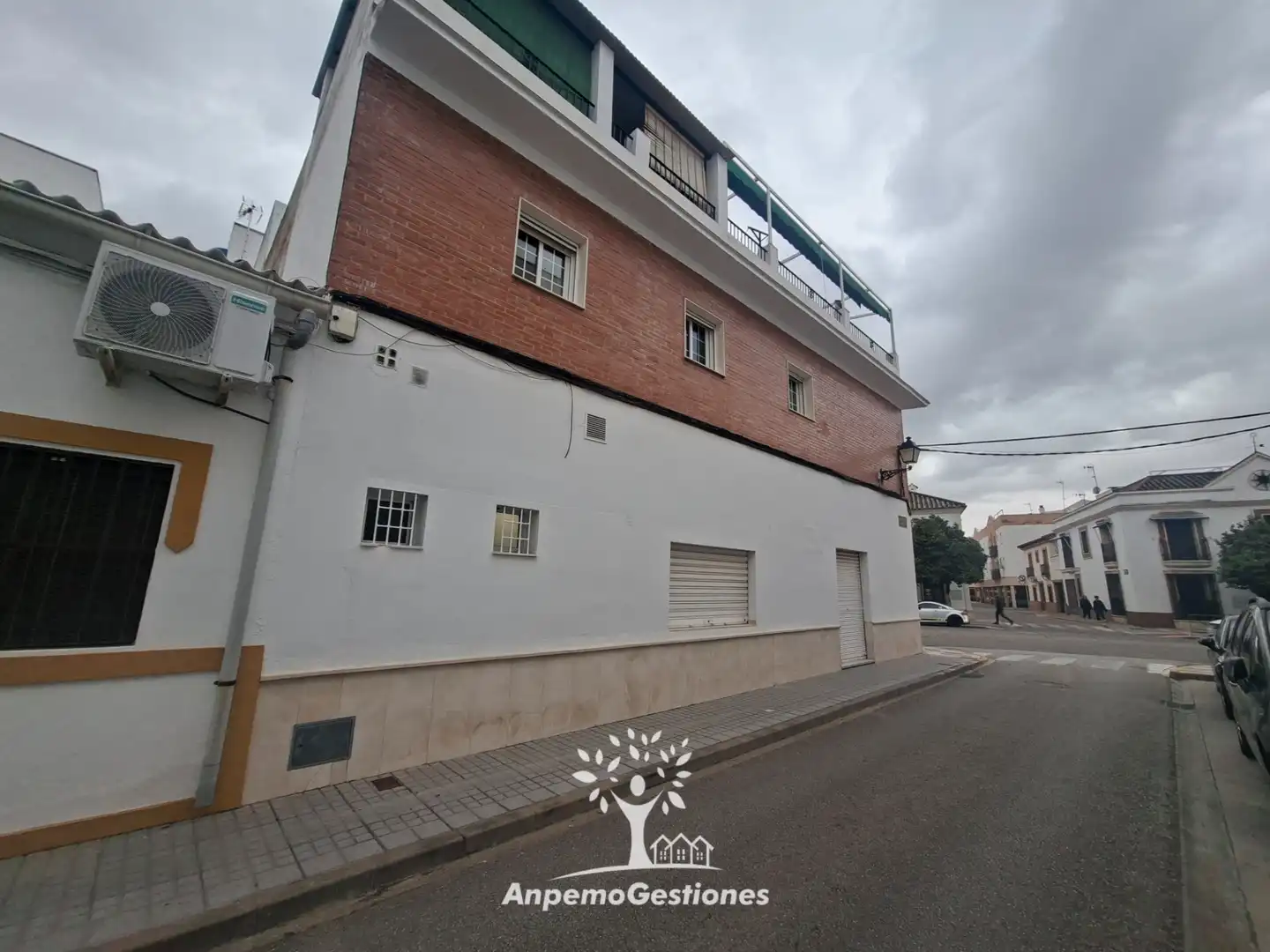 Vista exterior de Local de alquiler en Palma del Río