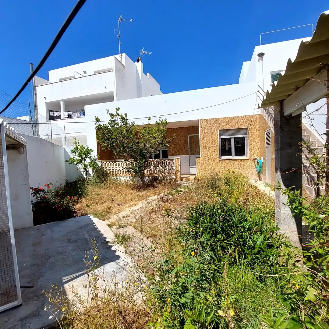 Außenansicht von Haus oder Chalet zum Verkauf in Ciutadella de Menorca mit Privatgarten, Terrasse und Abstellraum