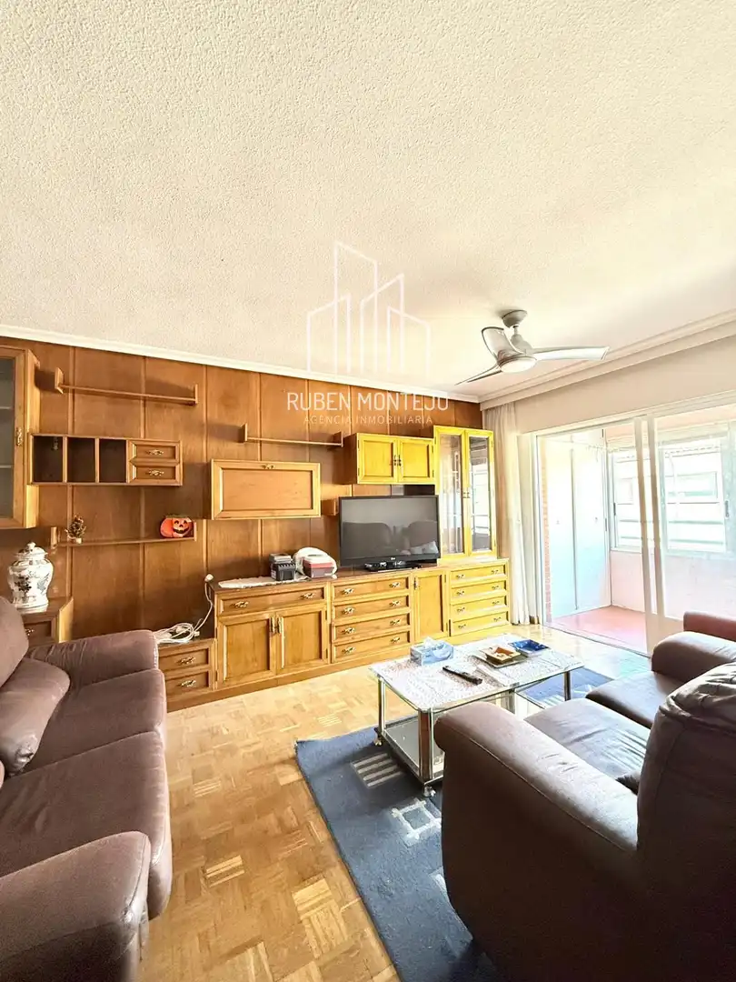 Living room of Flat for sale in Salamanca  with Heating, Terrace and Storage room