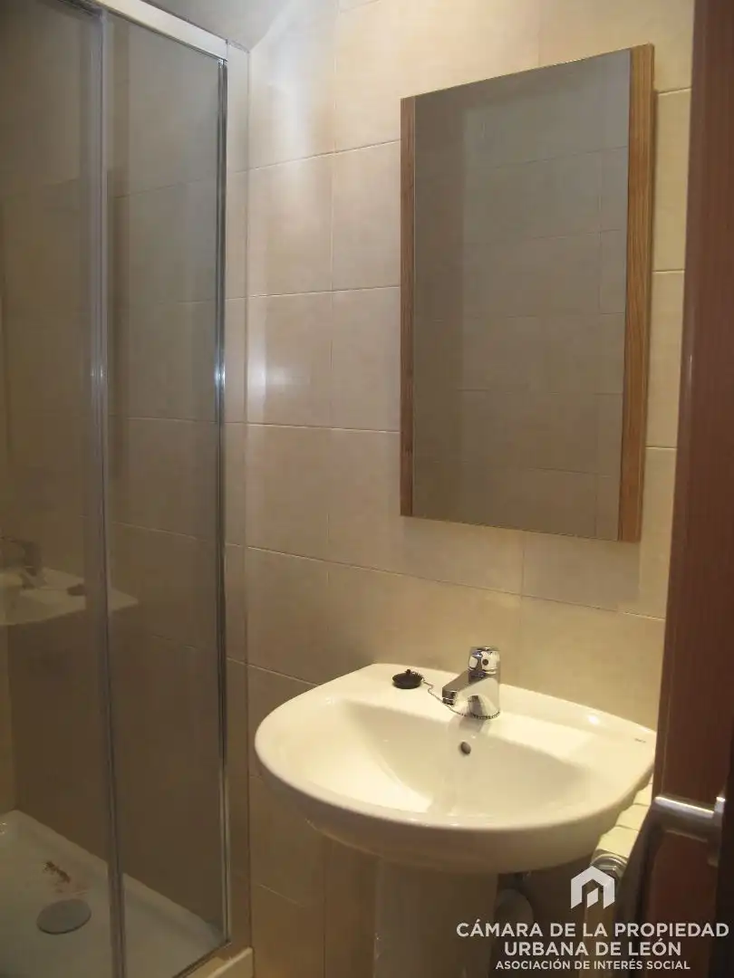 Bathroom of Flat for rent in León Capital   with Heating, Terrace and Furnished